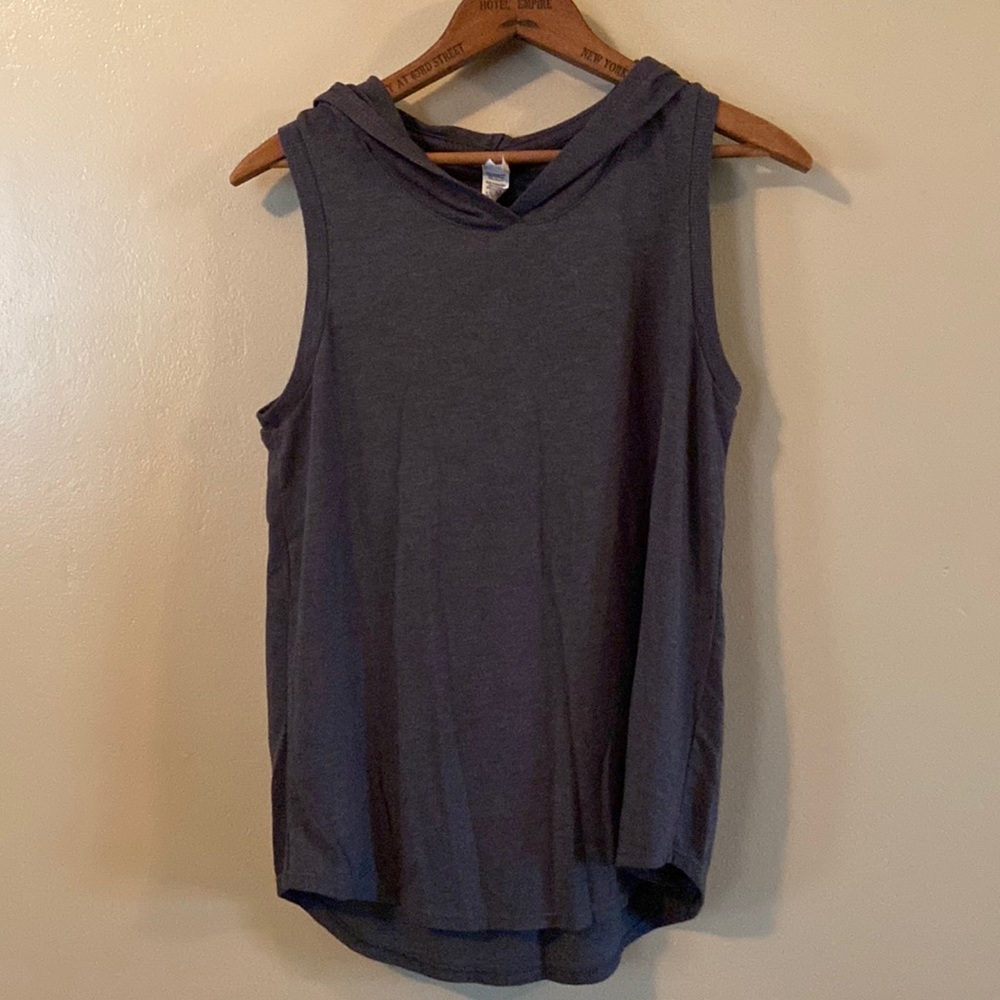 District Sleeveless T with Hood
